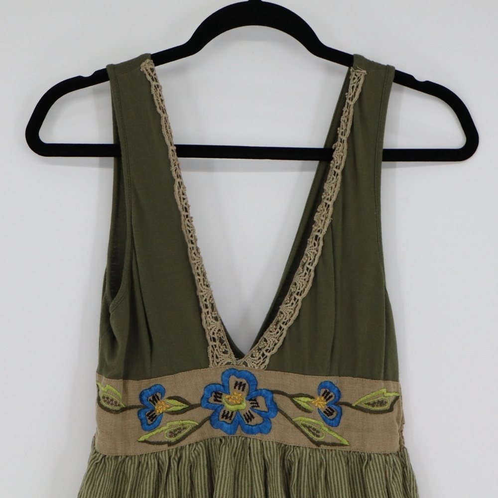 Free People Women's Tank Top Size Medium Bohemian Embroidered Fit and Flare - Picture 2 of 12